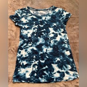 Blue tie dye Daisy Fuentes tee, size small. Super cute.